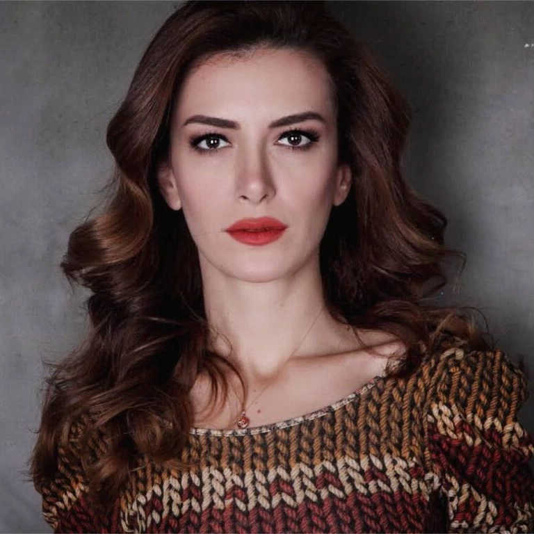 Elit Andaç Çam Kimdir? Yaşı, Kariyeri ve Özel Hayatı